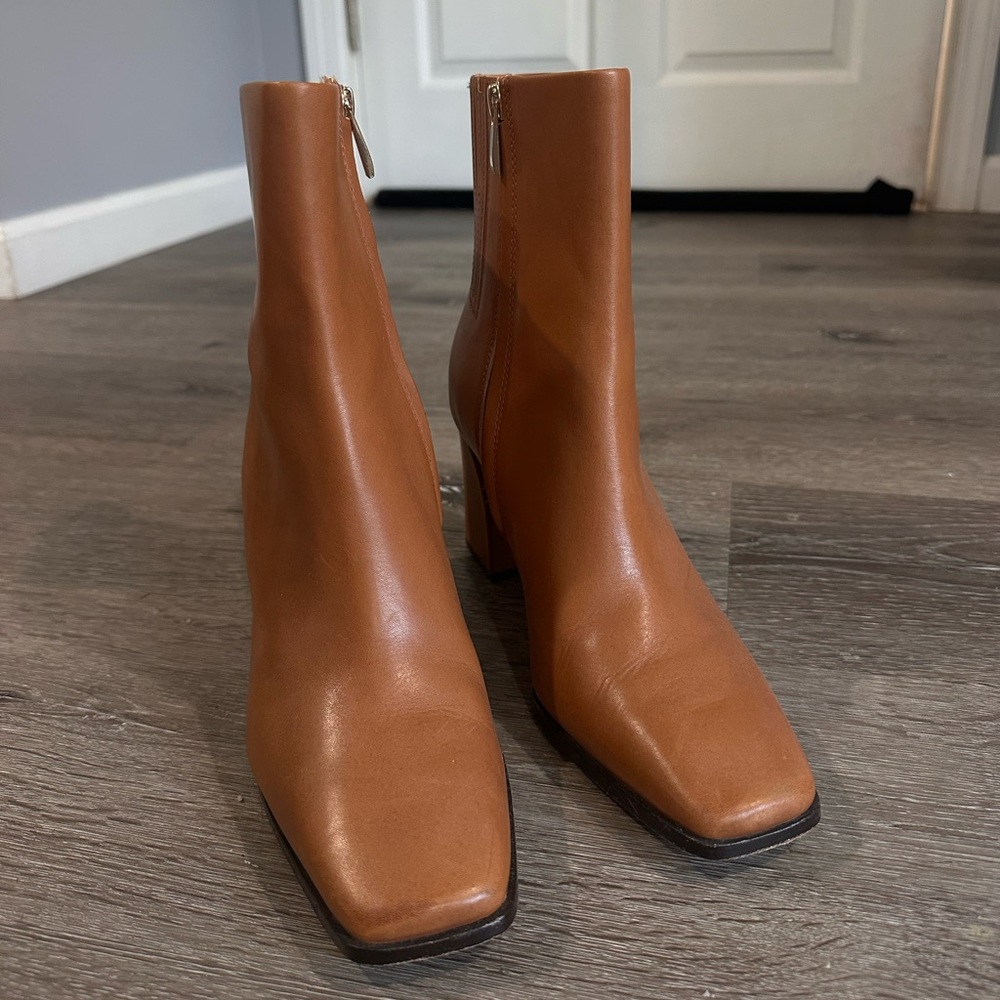 Paige camel brown leather Booties
